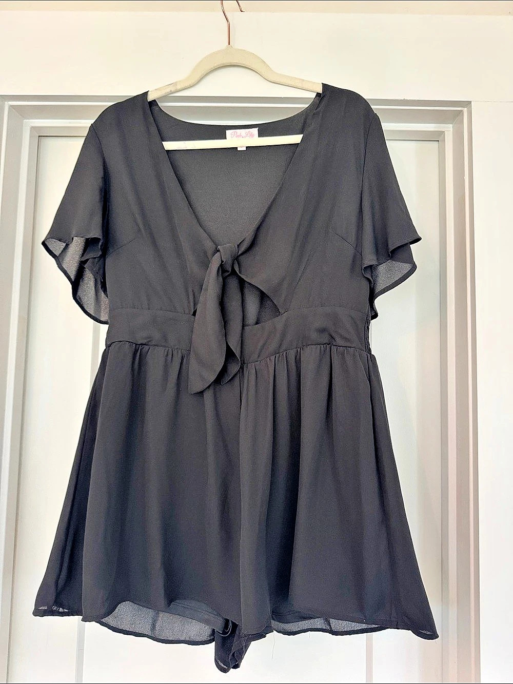 Pink Lily Black Tie-Front Romper Size Large Like New